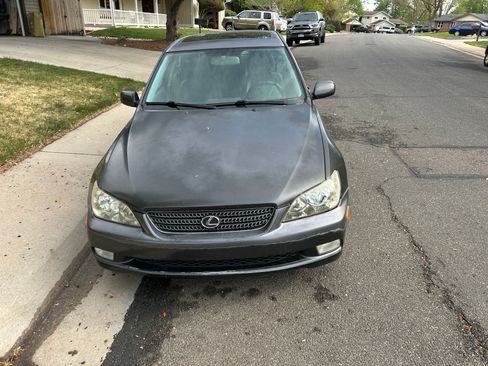 Used 2002 Lexus IS 300 SportCross RWD image 9