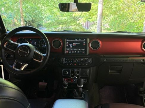 Used 2018 Jeep Wrangler Unlimited Rubicon AWD/4WD image 12