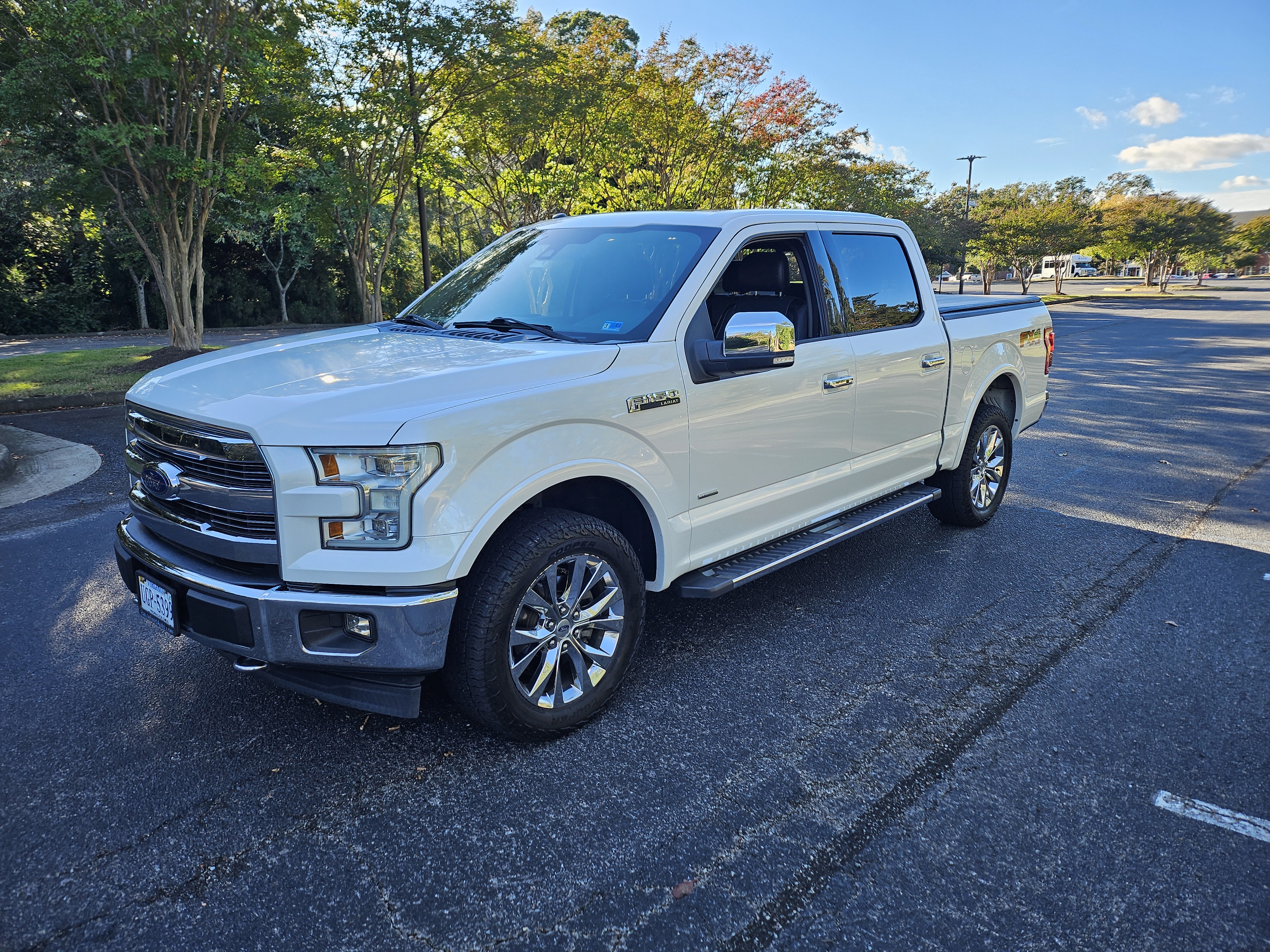 Used 2017 Ford F150 Lariat w/ Equipment Group 502A Luxury AWD/4WD image 2