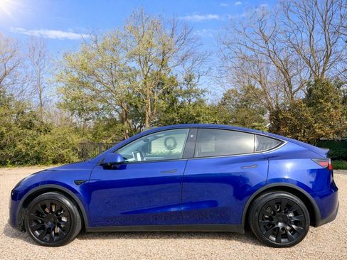 Used 2024 Tesla Model Y Long Range image 9