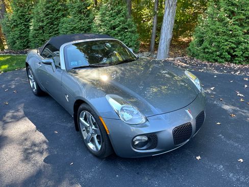 Used 2007 Pontiac Solstice GXP w/ Premium Package image 1