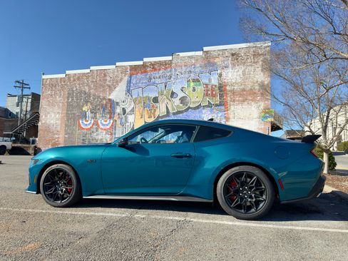 Used 2026 Ford Mustang GT Premium w/ GT Performance Package RWD image 8