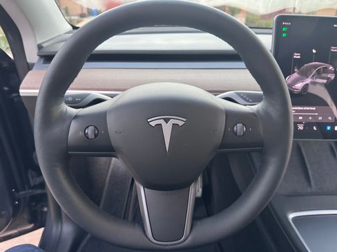Used 2022 Tesla Model Y Long Range image 28