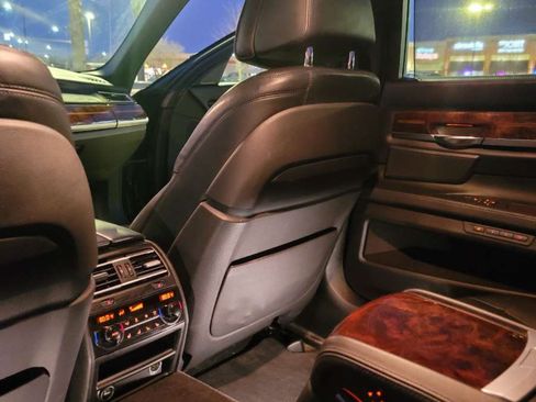 Used 2015 BMW 750Li xDrive image 10