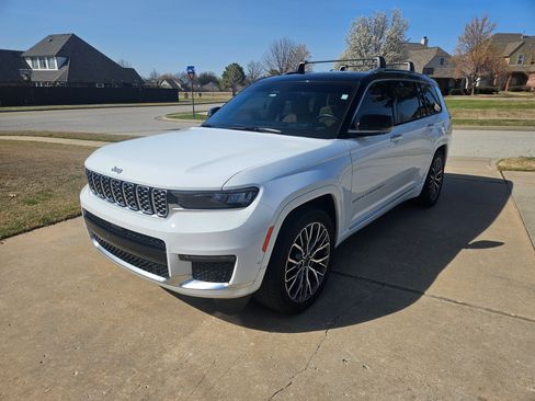 Used 2023 Jeep Grand Cherokee L Summit image 9