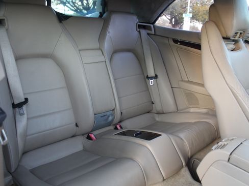 Used 2011 Mercedes-Benz E 350 Cabriolet image 8