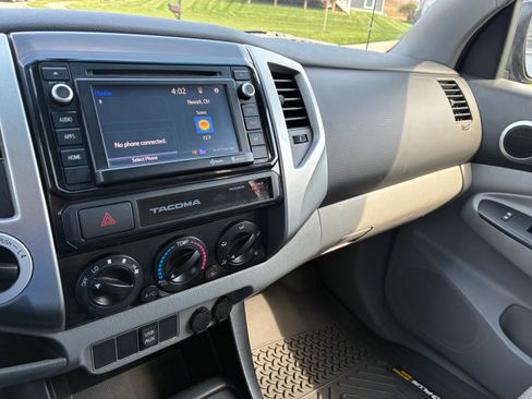 Used 2015 Toyota Tacoma 4x4 Double Cab w/ TRD Sport Package image 12