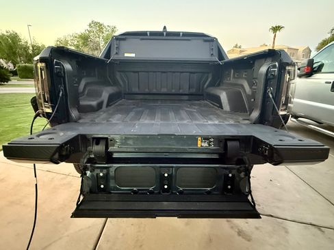 Used 2025 GMC Hummer EV 2X AWD/4WD image 17