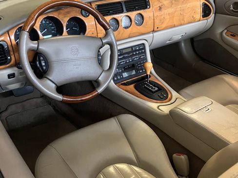 Used 2001 Jaguar XK8 Convertible image 16