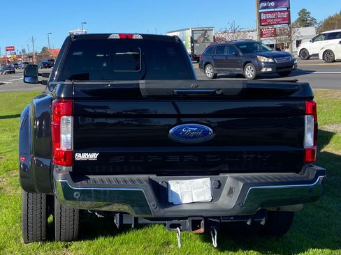 Used 2019 Ford F450 Lariat w/ Lariat Value Package image 5