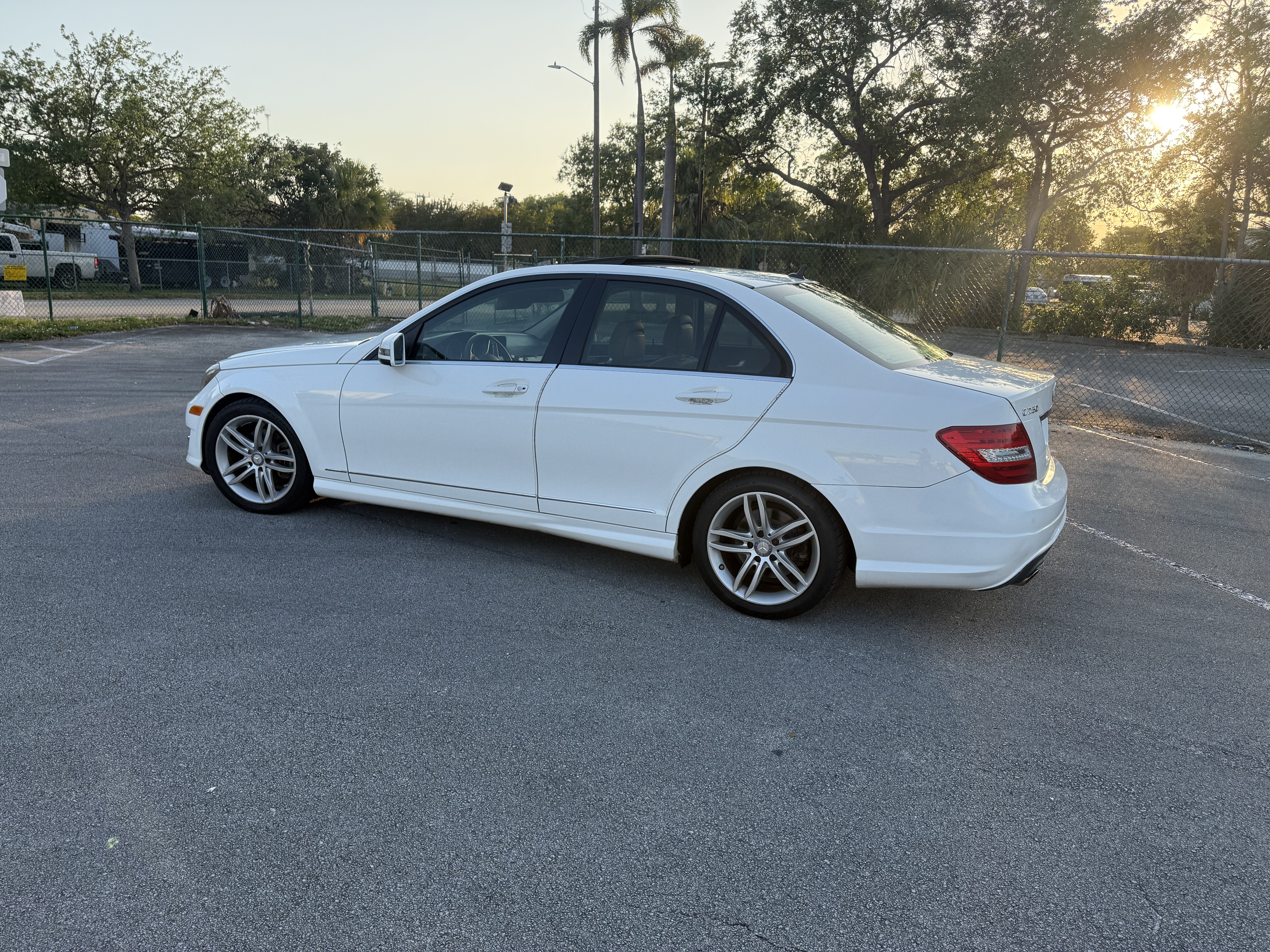 Used 2014 Mercedes-Benz C 250 Sedan image 5