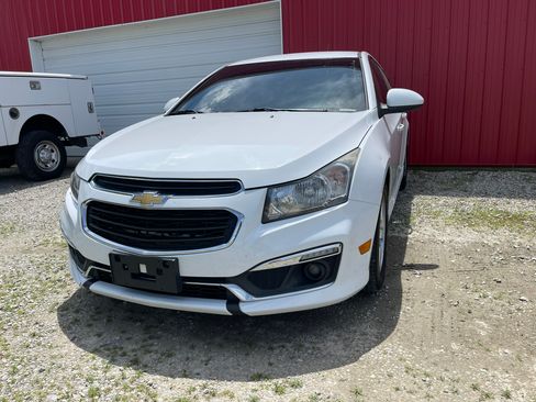 Used 2015 Chevrolet Cruze LT w/ RS Package image 9