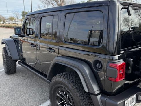 Used 2024 Jeep Wrangler Unlimited Sport image 2