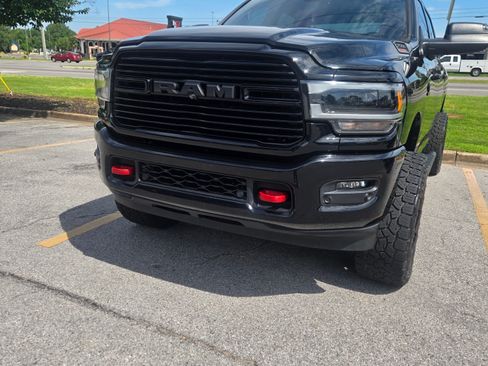 Used 2019 RAM 2500 Big Horn w/ Black Appearance Package AWD/4WD image 5