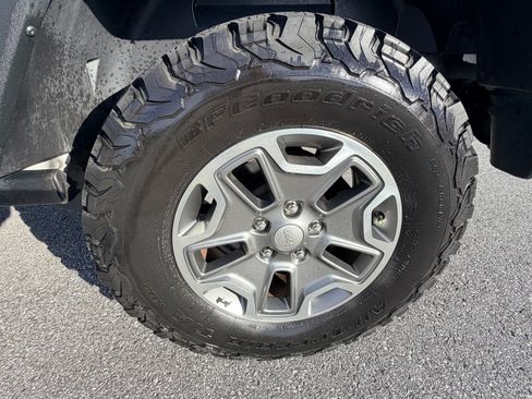 Used 2014 Jeep Wrangler Rubicon w/ Dual Top Group image 22