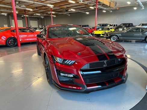 Used 2021 Ford Mustang Shelby GT500 w/ Technology Package image 17