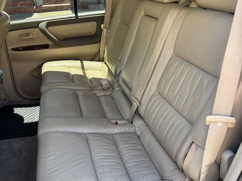 Used 2004 Toyota Land Cruiser AWD/4WD image 15