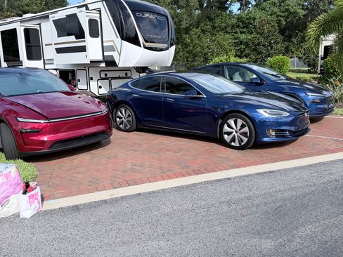 Used 2020 Tesla Model S AWD image 14