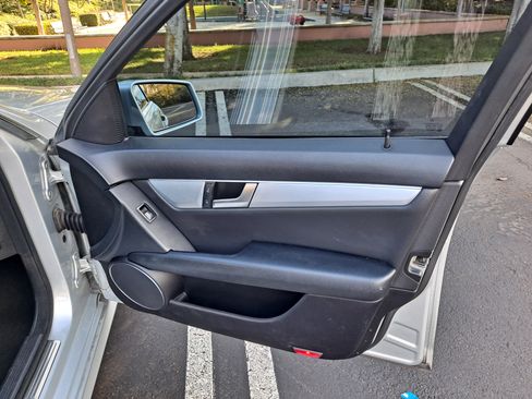 Used 2012 Mercedes-Benz C 250 Sedan image 12