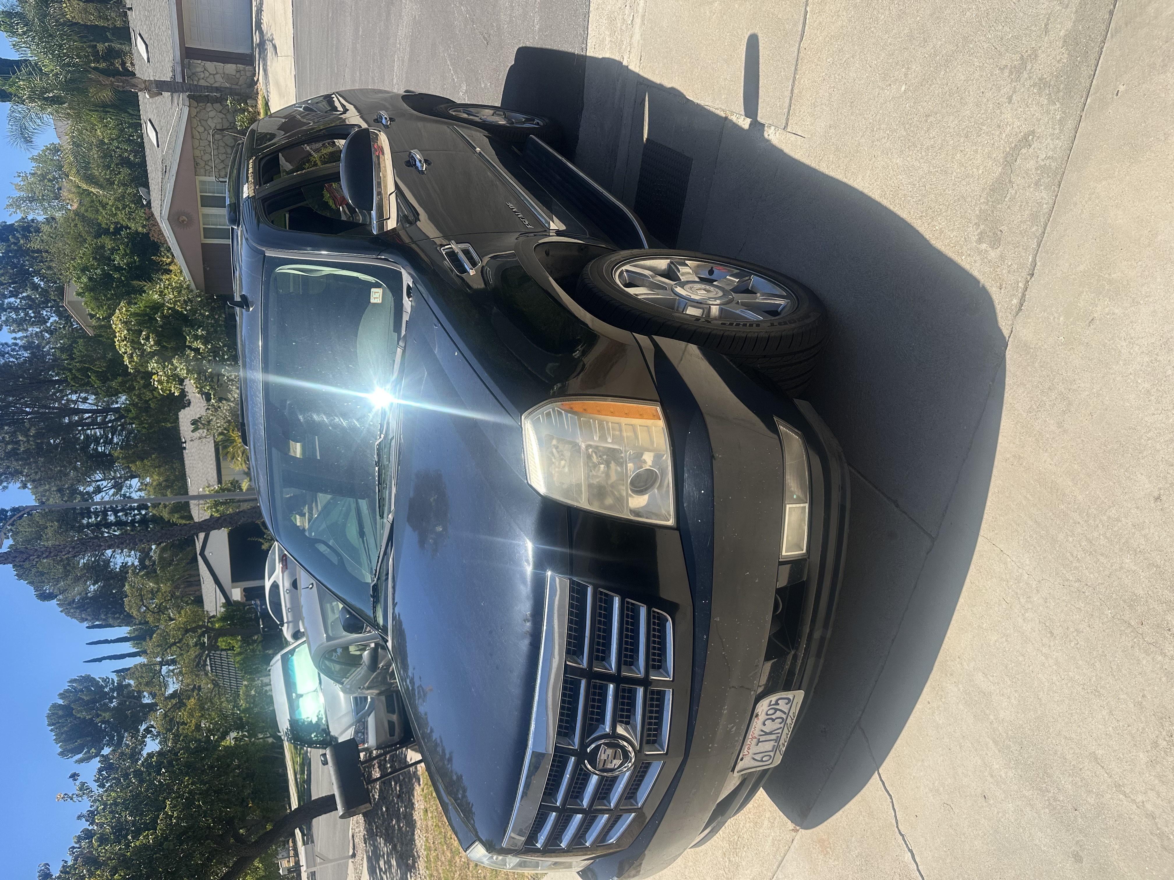 Used 2010 Cadillac Escalade 2WD image 1