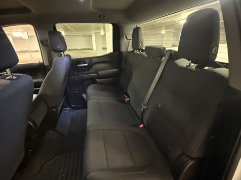 Used 2020 Chevrolet Silverado 1500 Custom w/ Custom Value Package RWD image 17