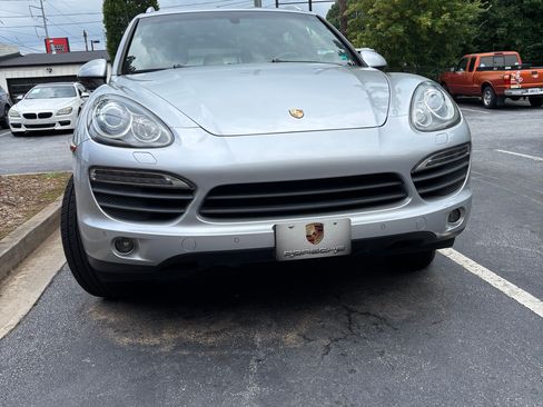 Used 2011 Porsche Cayenne S AWD/4WD image 10