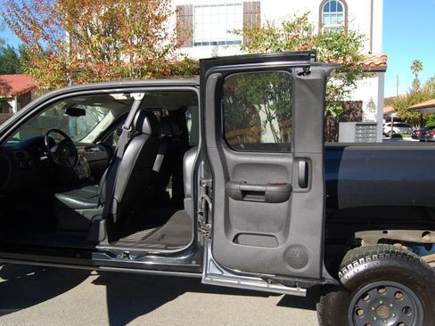 Used 2007 Chevrolet Silverado 1500 LTZ w/ Safety Package image 21