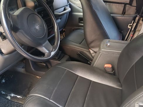 Used 1997 Jeep Wrangler SE image 2
