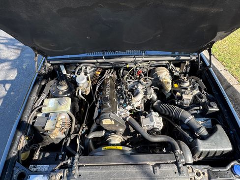 Used 1992 Volvo 940 GLS RWD image 12