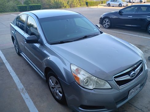 Used 2011 Subaru Legacy 2.5i image 5
