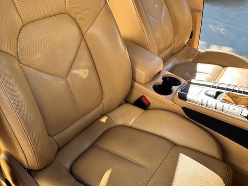 Used 2016 Porsche Macan S image 15