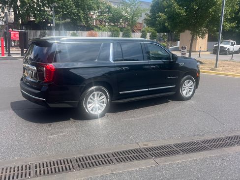 Used 2021 GMC Yukon XL SLT image 10