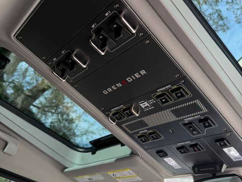 Used 2025 INEOS Grenadier image 8