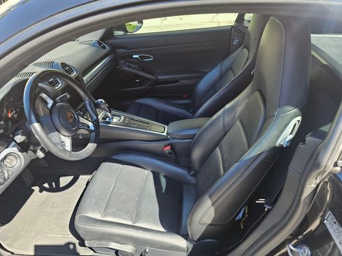 Used 2018 Porsche 718 Cayman Coupe 2D image 11