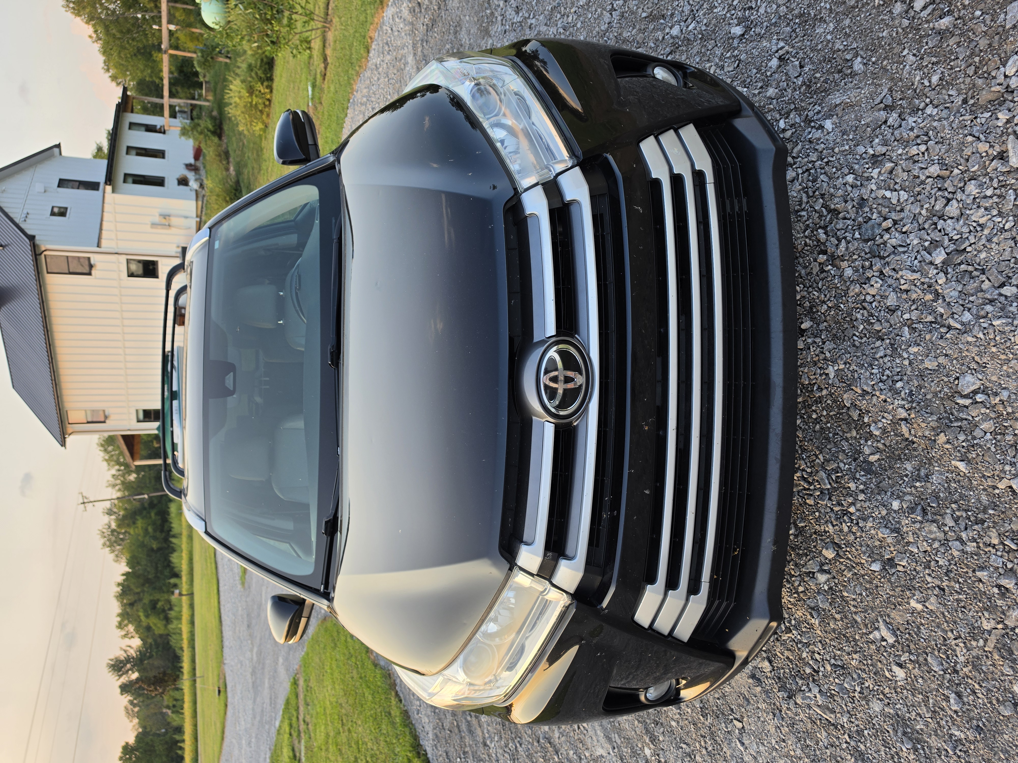 Used 2019 Toyota Highlander XLE AWD/4WD image 4
