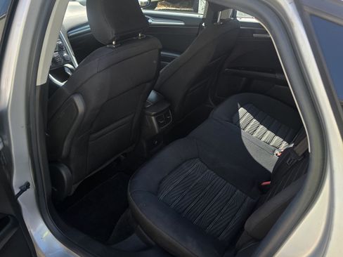 Used 2016 Ford Fusion SE image 13
