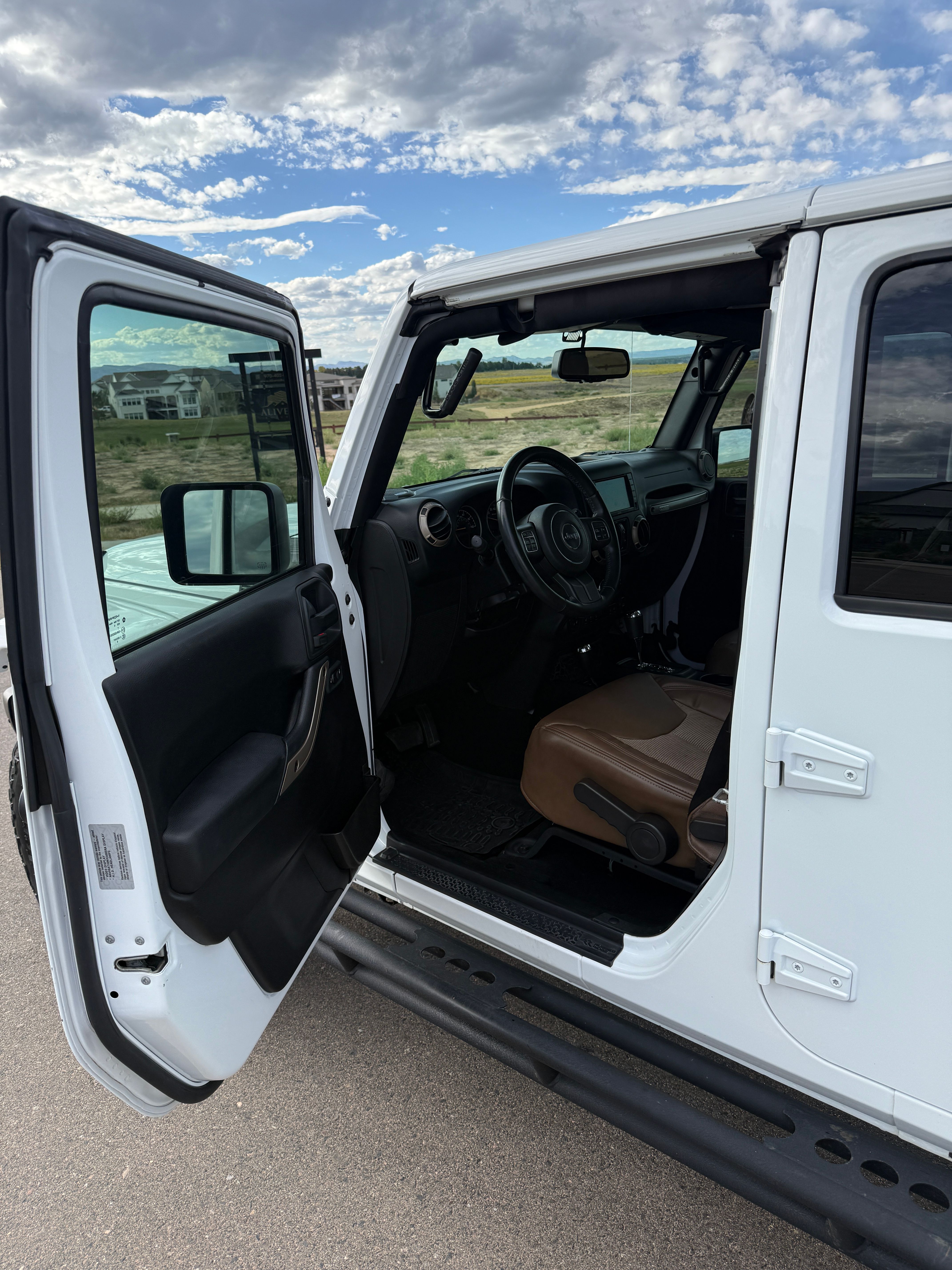 Used 2017 Jeep Wrangler Unlimited Sahara AWD/4WD image 14