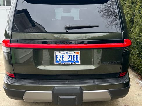 Used 2025 Lexus GX 550 image 2