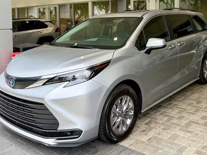 Used 2025 Toyota Sienna LE