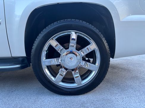 Used 2007 Cadillac Escalade EXT w/ Information Package AWD/4WD image 16