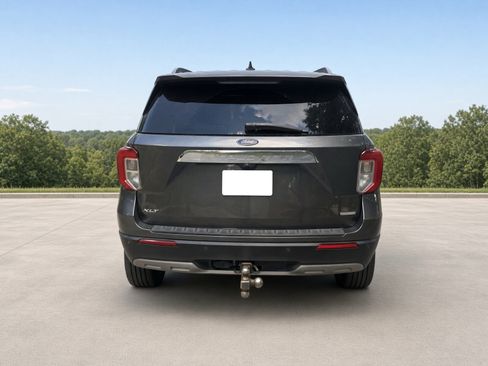 Used 2020 Ford Explorer XLT w/ Equipment Group 202A RWD image 6