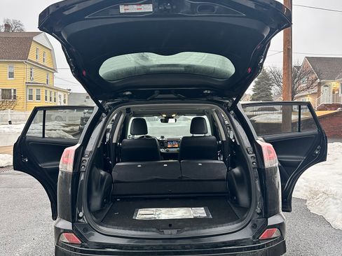 Used 2016 Toyota RAV4 Limited image 11