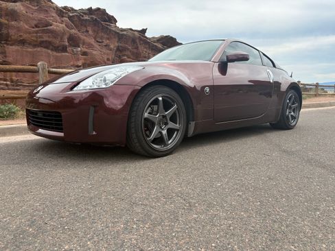 Used 2004 Nissan 350Z Touring w/ Cargo Convenience Pkg RWD image 8