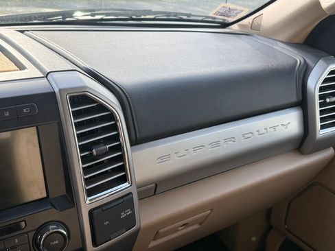 Used 2017 Ford F450 Lariat w/ Lariat Ultimate Package AWD/4WD image 21
