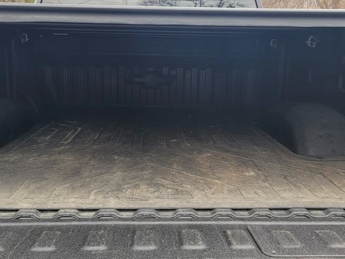 Used 2024 Chevrolet Silverado 2500 LT w/ Midnight Edition image 5