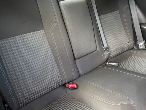 Used 2018 Dodge Challenger SXT image 18