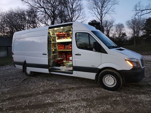 Used 2014 Freightliner Sprinter 2500 image 4