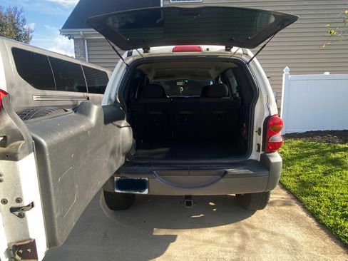 Used 2003 Jeep Liberty Sport image 14