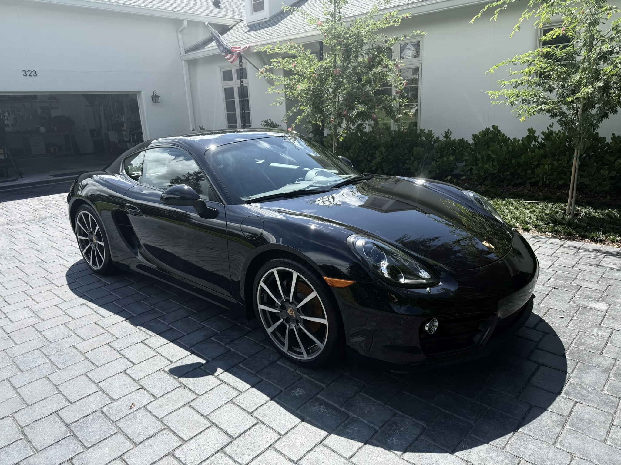 Used 2016 Porsche Cayman RWD image 2