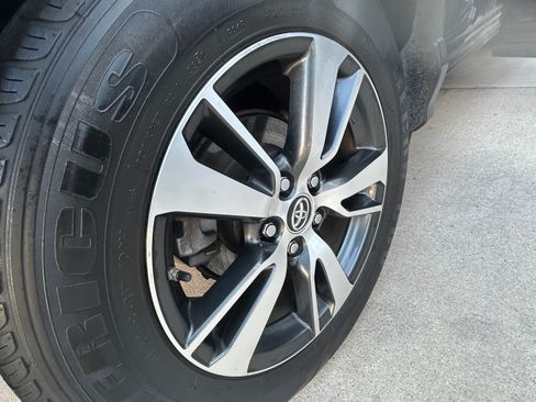 Used 2017 Toyota RAV4 XLE w/ Carpet Mat Package FWD image 19